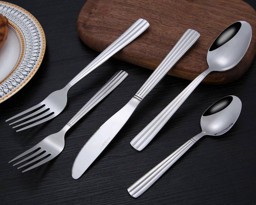 2832 Wholesale royal stainless steel cutlery set 5 pcs silver for hotel